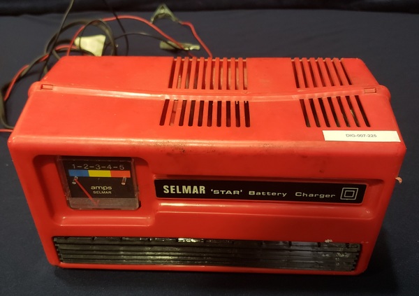 Selmar &#039;Star&#039; Battery Charger